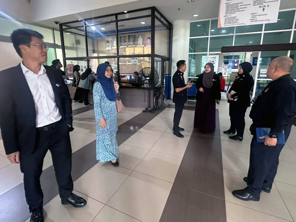 19 Disember 2025: Lembaga Pelabuhan Kuantan (LPKtn) Telah Mengadakan Kunjungan Hormat Ke Jabatan Pengangkutan Jalan (JPJ) 3 lpktn 2025 01202