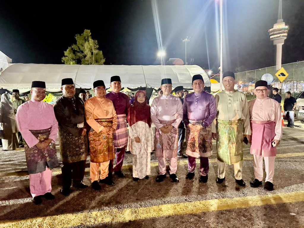 21 Januari 2026 : Majlis Bacaan Yasin Dan Tahlil Sempena Memperingati Ulang Tahun ke-50 Pemergian Allahyarham Tun Abdul Razak Bin Dato' Hussein dan ke-5 Pemergian Allahyarhamah Tun Rahah Binti Tan Sri Mohamed Noah 1 6