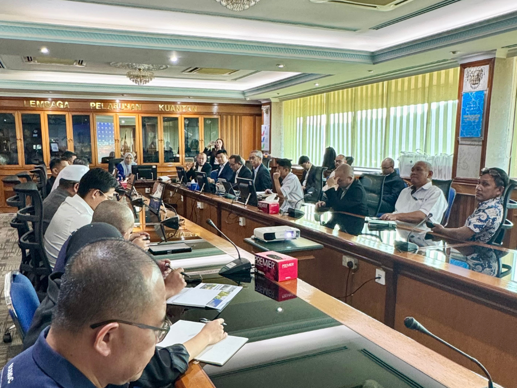 24 Februari 2026 : Lawatan Kerja Fengqi Group Co., Ltd. dan Beijing Urban Group Co., Ltd. ke Lembaga Pelabuhan Kuantan 4 1