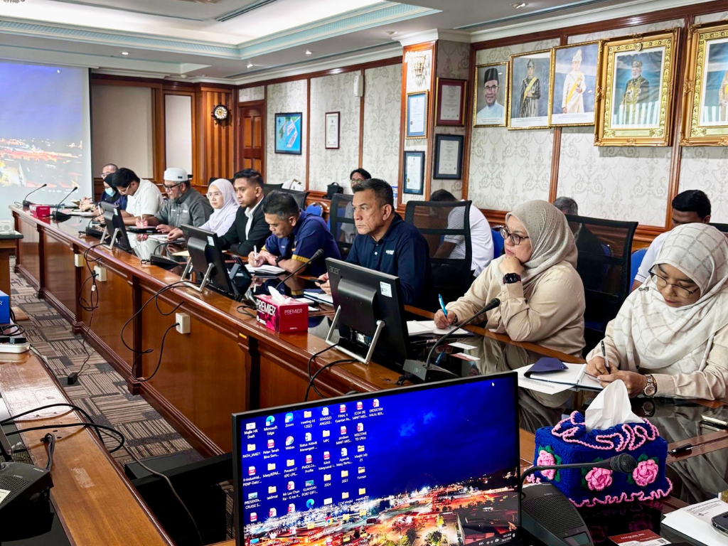 24 Februari 2026 : Lawatan Kerja Fengqi Group Co., Ltd. dan Beijing Urban Group Co., Ltd. ke Lembaga Pelabuhan Kuantan 2 4