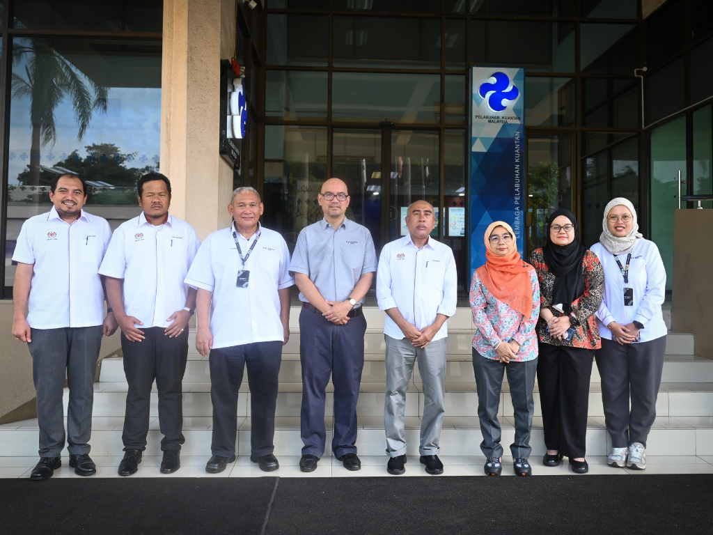 7 Mei 2026 : Lawatan Kerja Ketua Pengarah Unit Kerjasama Awam Swasta (UKAS) ke Pelabuhan Kuantan 1 5