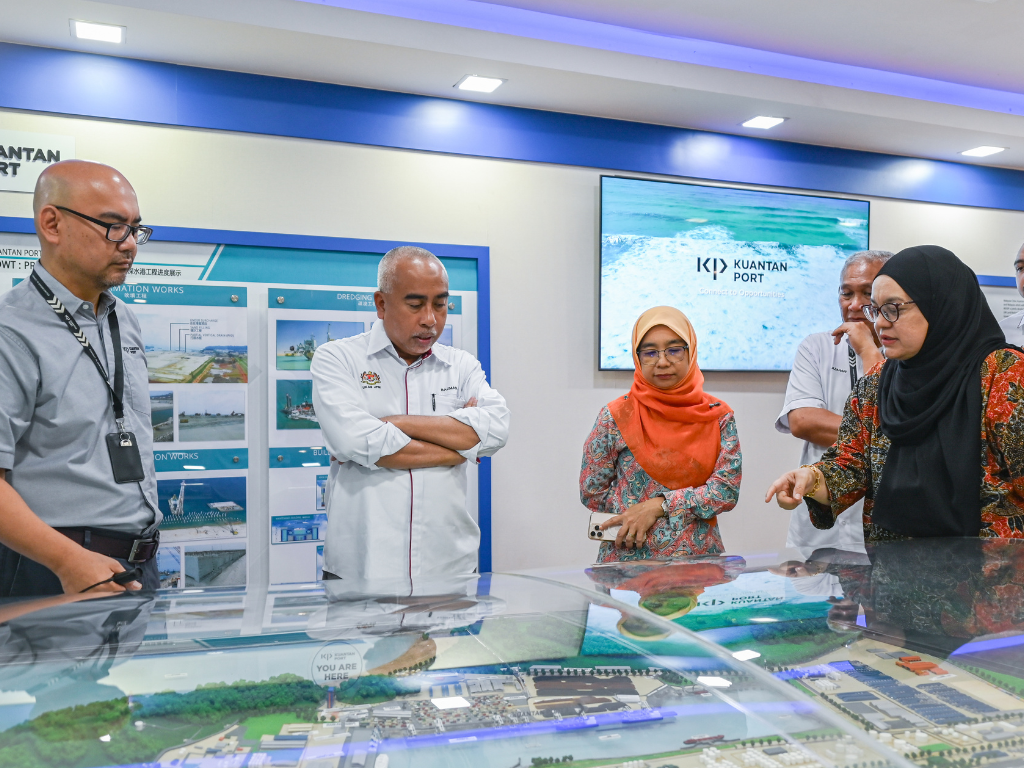 7 Mei 2026 : Lawatan Kerja Ketua Pengarah Unit Kerjasama Awam Swasta (UKAS) ke Pelabuhan Kuantan 3 7