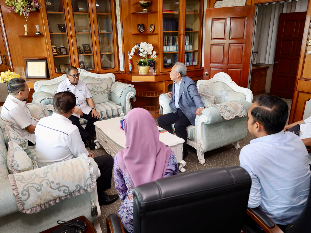 13 Ogos 2026 : Lawatan Rasmi Pengerusi Dan Ahli Lembaga Pengarah, Lembaga Pelabuhan Johor (LPJ) 2 5
