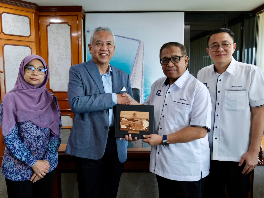 13 Ogos 2026 : Lawatan Rasmi Pengerusi Dan Ahli Lembaga Pengarah, Lembaga Pelabuhan Johor (LPJ) 4 7